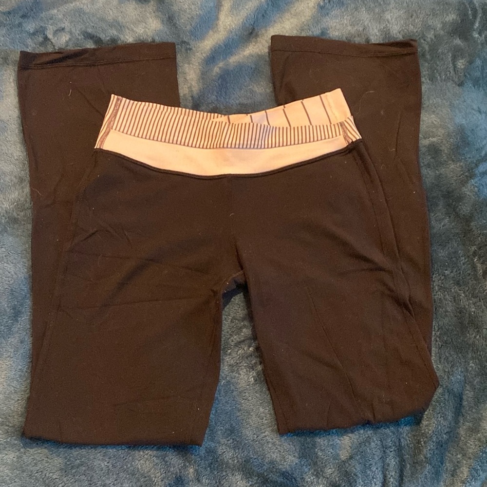 Lululemon flare leg yoga pants, size 6